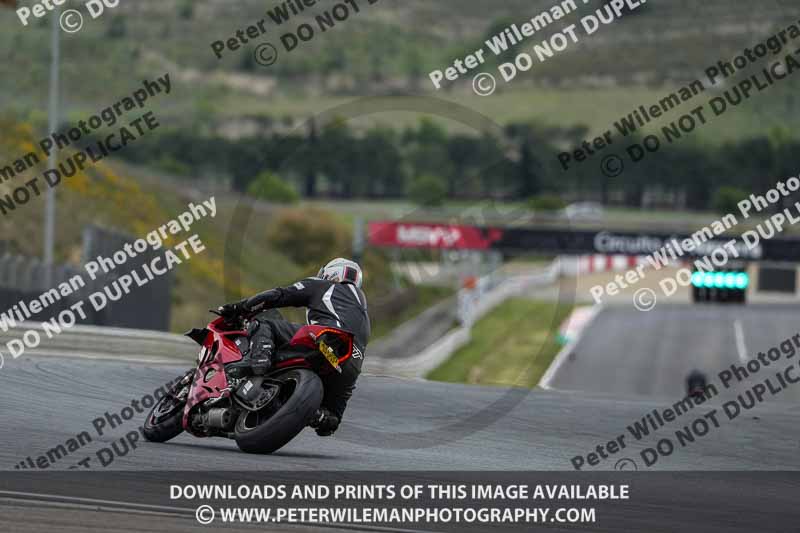 cadwell no limits trackday;cadwell park;cadwell park photographs;cadwell trackday photographs;enduro digital images;event digital images;eventdigitalimages;navarra;no limits trackdays;peter wileman photography;racing digital images;trackday digital images;trackday photos